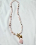 Naszyjnik „Czułość” – kwarc różowy